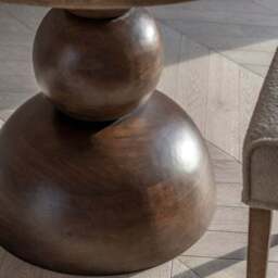 Salcombe 4 Seater Round Dining Table - thumbnail 5