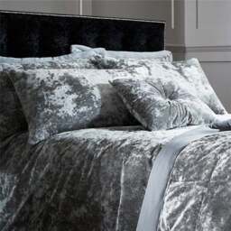 Catherine Lansfield Crushed Velvet Duvet Cover and Pillowcase Set - thumbnail 2