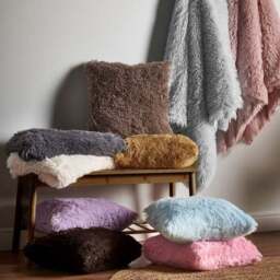 Catherine Lansfield Cuddly Deep Pile Throw Blanket - thumbnail 4