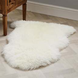 Single Pelt Sheepskin Rug - thumbnail 1