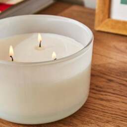Coconut & Jasmine Multi Wick Candle - thumbnail 2