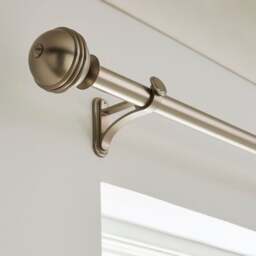 Traditional Ball Fixed Metal Curtain Pole with Rings - thumbnail 1