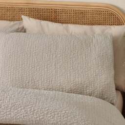 Catherine Lansfield Crinkle Seersucker Duvet Cover & Pillowcase Set - thumbnail 2