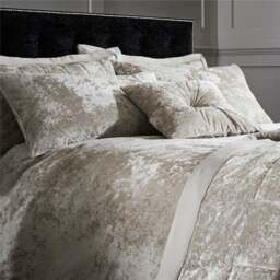 Catherine Lansfield Crushed Velvet Duvet Cover and Pillowcase Set - thumbnail 2