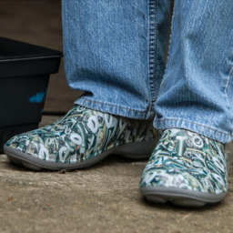 Backdoorshoes Men's Nuts & Bolts Garden Clogs - thumbnail 2