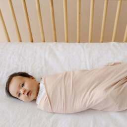 Tutti Bambini Snuggle Me Swaddle - thumbnail 2