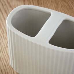 Ceramic Ribbed Electric Toothbrush Holder - thumbnail 2