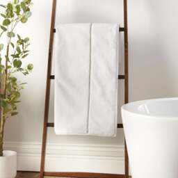 Bianca Satin Stitch Towel - thumbnail 1