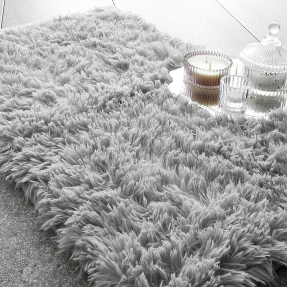 Catherine Lansfield Cuddly Faux Fur Bath Mat - image 1