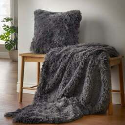 Cuddly Faux Fur Throw Blanket 150cm x 200cm - thumbnail 4