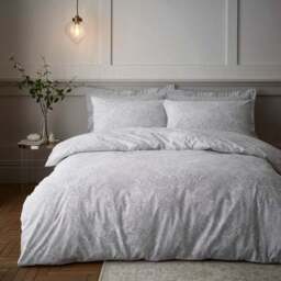 Emelie Duvet Cover and Pillowcase Set - thumbnail 2