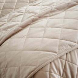 Castleton Quilted Bedspread - thumbnail 2