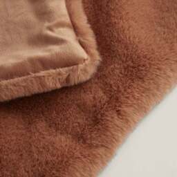 Silky Soft Faux Fur Throw Blanket, 130cm x 180cm - thumbnail 2