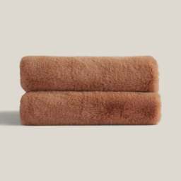 Silky Soft Faux Fur Throw Blanket, 130cm x 180cm - thumbnail 3