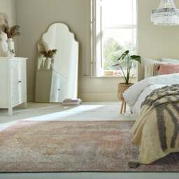 Mila Traditional Rug - thumbnail 1