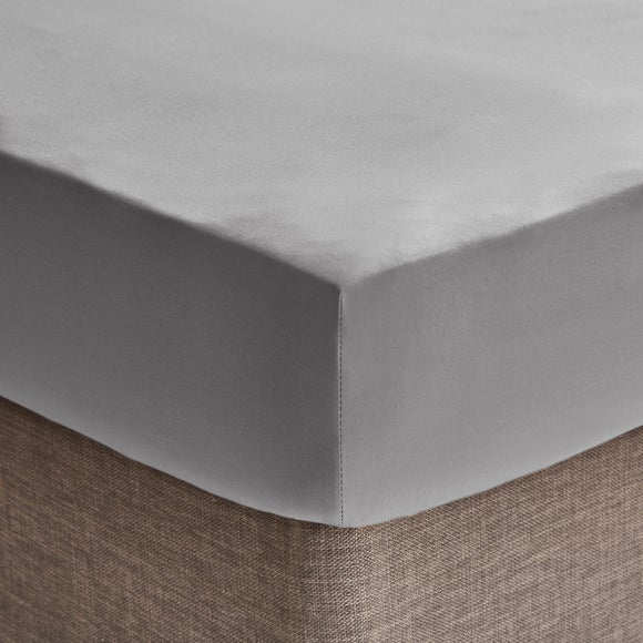 Super Soft Microfibre Plain Fitted Sheet - image 1