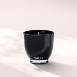 Moments Vanilla Noir Candle - thumbnail 2