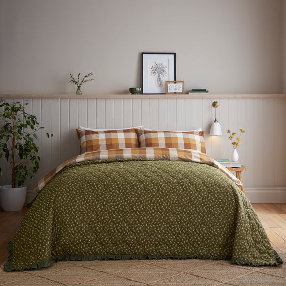 Floral Frilled Quilted Bedspread - image 1