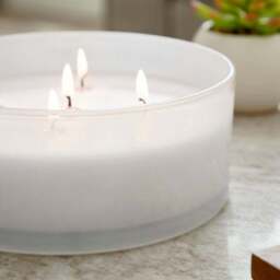Coconut & Jasmine Multi Wick Candle - thumbnail 2