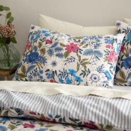 Hayes Floral 100% Cotton Duvet Cover & Pillowcase Set - thumbnail 2