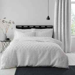 Billie White Bedspread - thumbnail 1