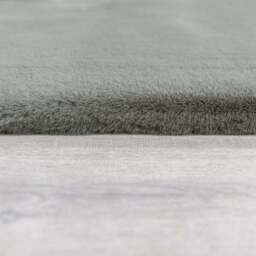 Ivy Luxury Supersoft Faux Fur Rug - thumbnail 4