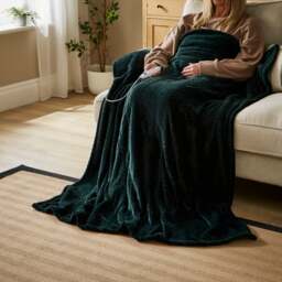 Amelia Cable Electric Throw Blanket - thumbnail 1