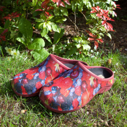 Backdoorshoes Women's Berry Garden Clogs - thumbnail 1