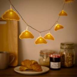 Croissant 10 LED String Lights - thumbnail 2