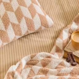 Furn. Olsen Geometric Throw Blanket 130cm x 180cm - thumbnail 4