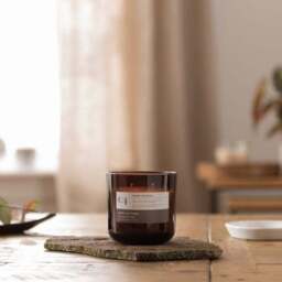 Amber and Tonka Candle - thumbnail 2