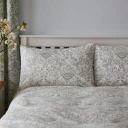 Evesham 100% Cotton Green Duvet Cover and Pillowcase Set - thumbnail 2