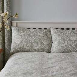 Evesham 100% Cotton Green Duvet Cover and Pillowcase Set - thumbnail 4