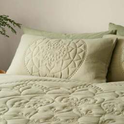 Quilted Mandala Duvet Cover and Pillowcase Set - thumbnail 2