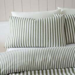 Catherine Lansfield Stripe 100% Brushed Cotton Reversible Duvet Cover & Pillowcase Set - thumbnail 2