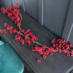 152cm Artificial Red Berry Garland - thumbnail 1