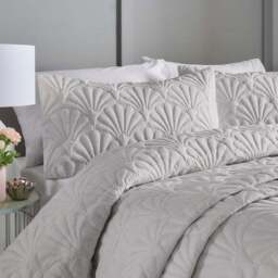 Cavali Duvet Cover and Pillowcase Set - thumbnail 2