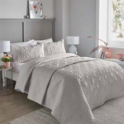 Cavali Duvet Cover and Pillowcase Set - thumbnail 1