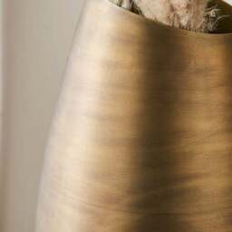 Curved Metal Bullet Vase - thumbnail 2