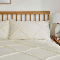Andie Tufted 100% Cotton Duvet Cover & Pillowcase Set - thumbnail 2