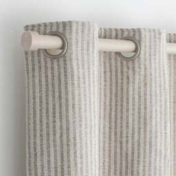 Trinity Ribbed Extendable Metal Eyelet Curtain Pole - thumbnail 3