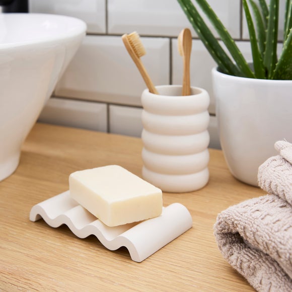 Chunky Ribbed Soap Dish - image 1