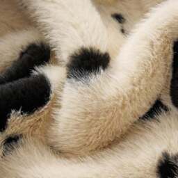 Cowhide Faux Fur Throw Blanket, 130cm x 180cm - thumbnail 2