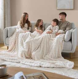 Supersize Bubble Family Fleece Throw Blanket 240cm x 280cm - thumbnail 1