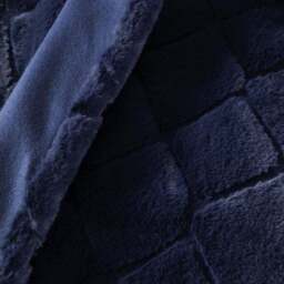 Catherine Lansfield Cosy Diamond 130cm x 170cm Throw Blanket - thumbnail 2