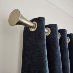 Flush Trumpet Fixed Metal Curtain Pole - thumbnail 4