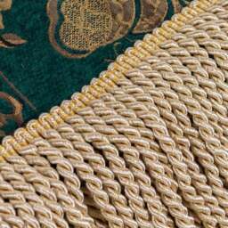 Shiraz Polyester Throw Blanket 130cm x 170cm - thumbnail 2