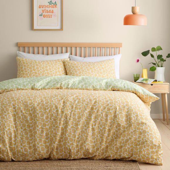 Fusion Retro Daisy Floral Polycotton Duvet Cover & Pillowcase Set - image 1