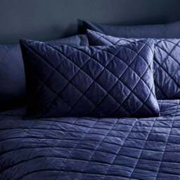 Castleton Duvet Cover and Pillowcase Set - thumbnail 2