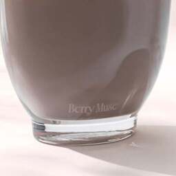 Moments Berry Muse Candle - thumbnail 4